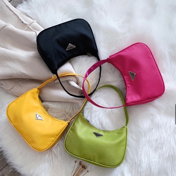 Y2K Staple Handbag - Picture 4 of 4